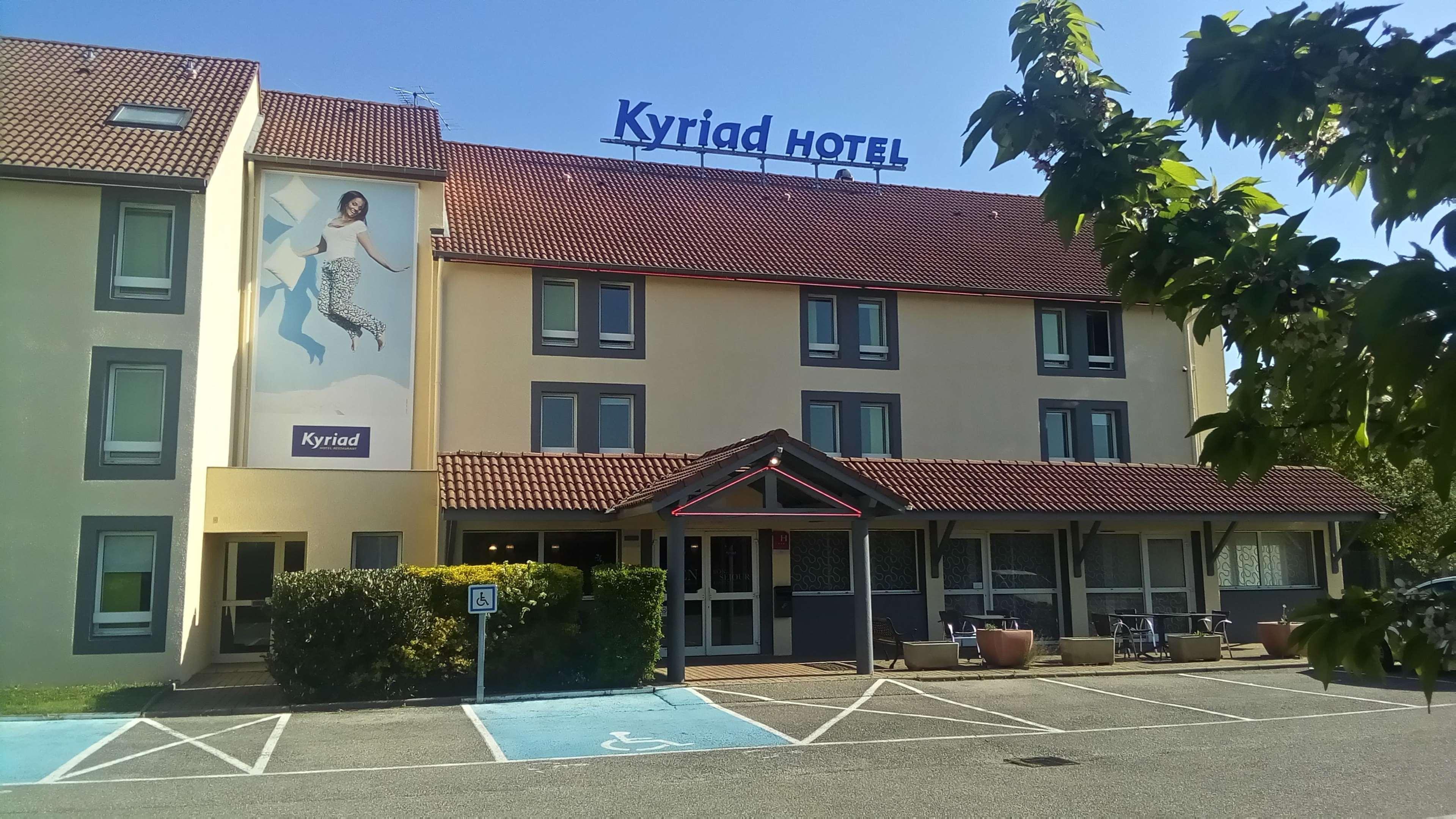 Kyriad Lyon Est - Saint Bonnet De Mure Esterno foto