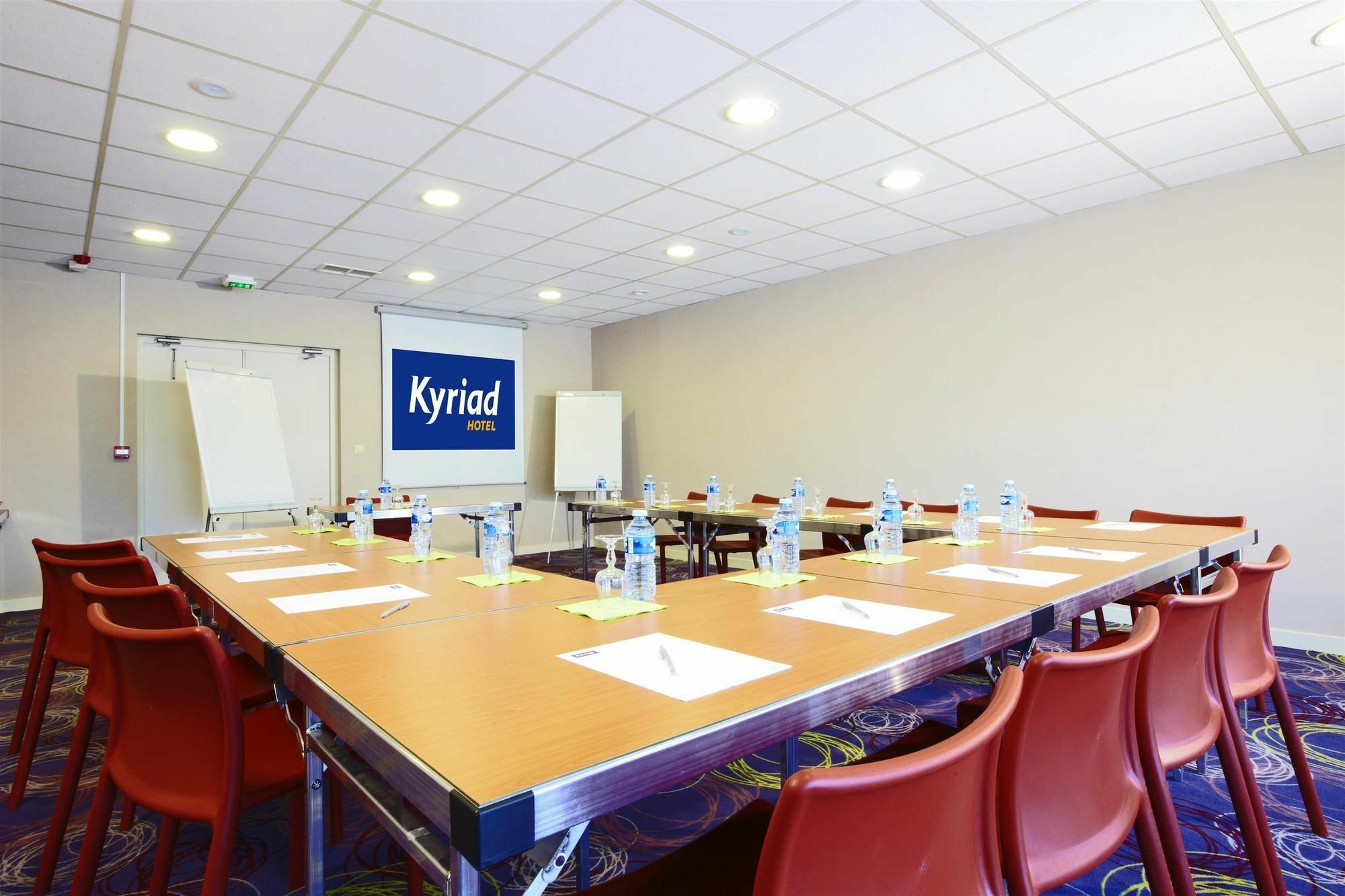 Kyriad Lyon Est - Saint Bonnet De Mure Esterno foto